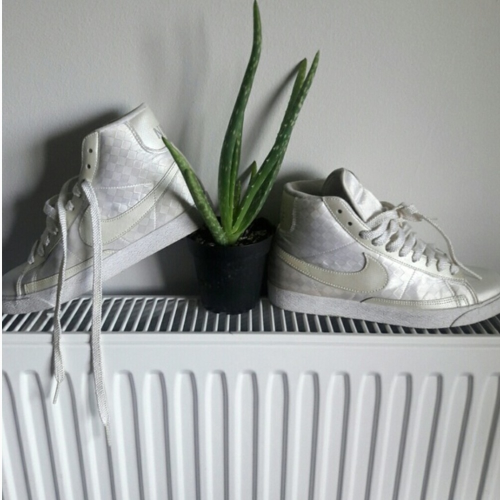 vintage pearl NIKE high top sneakers